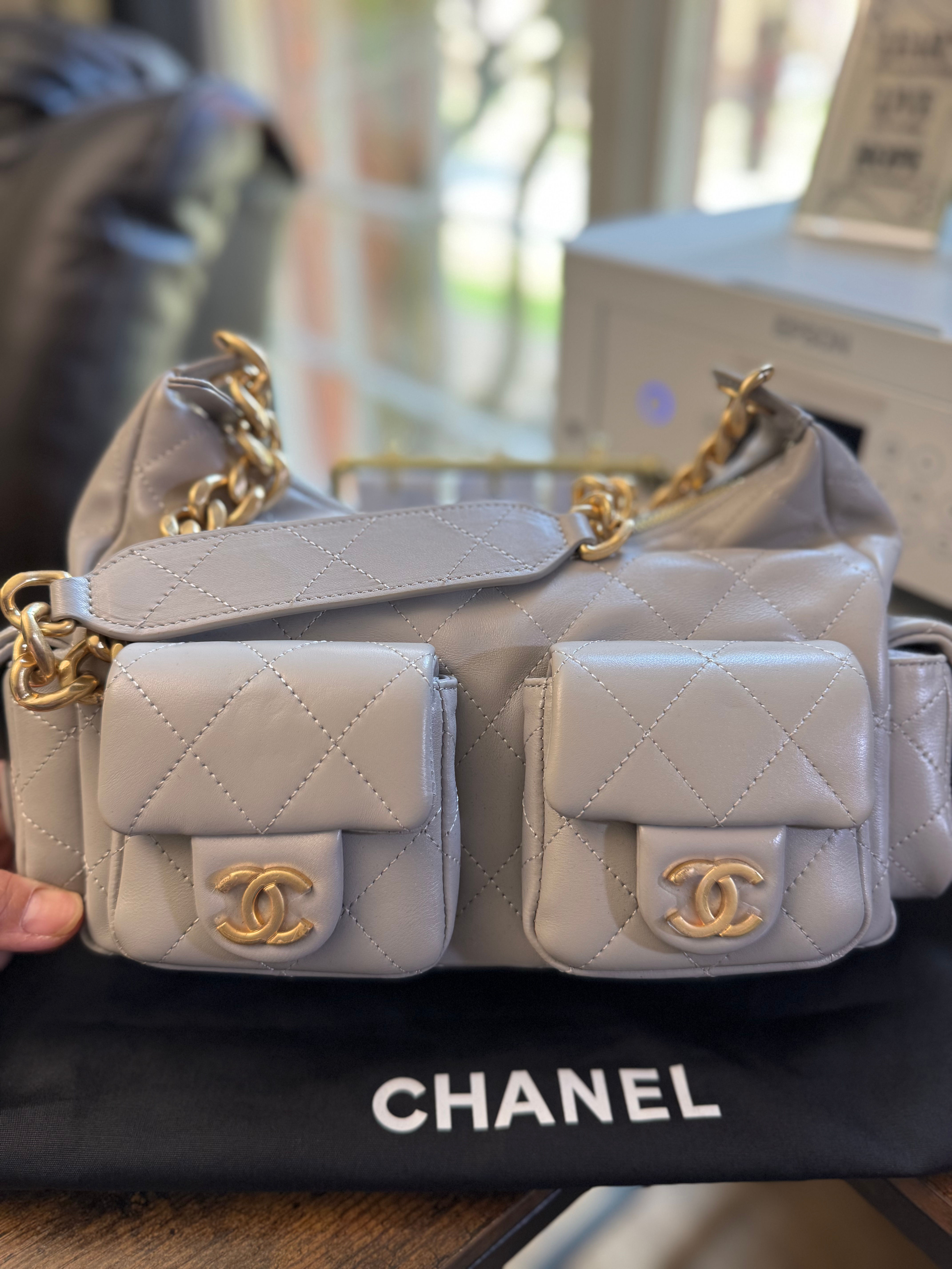 Maxi Cargo hobo bag, light gray