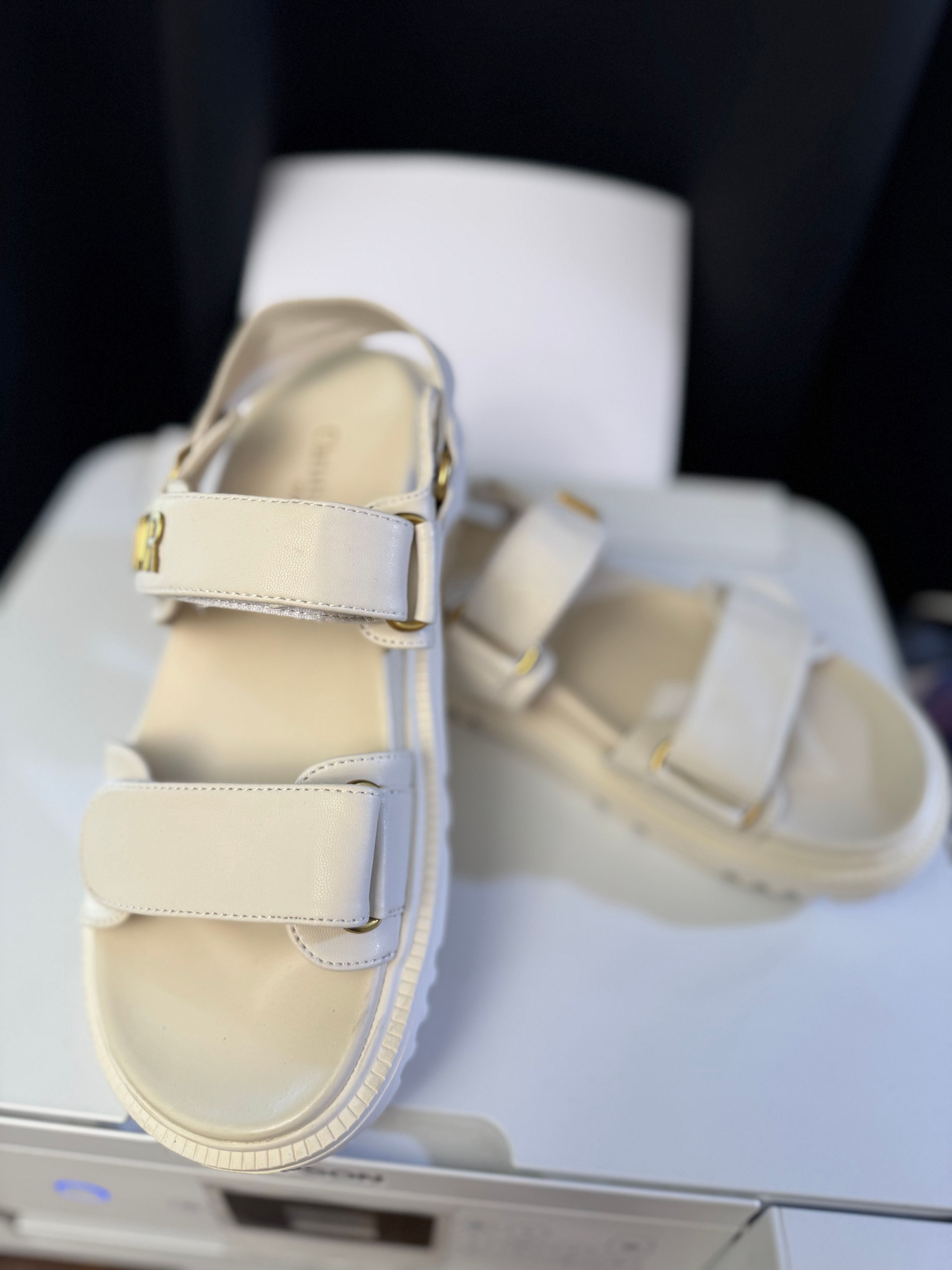 DI0Ract sandals, cream