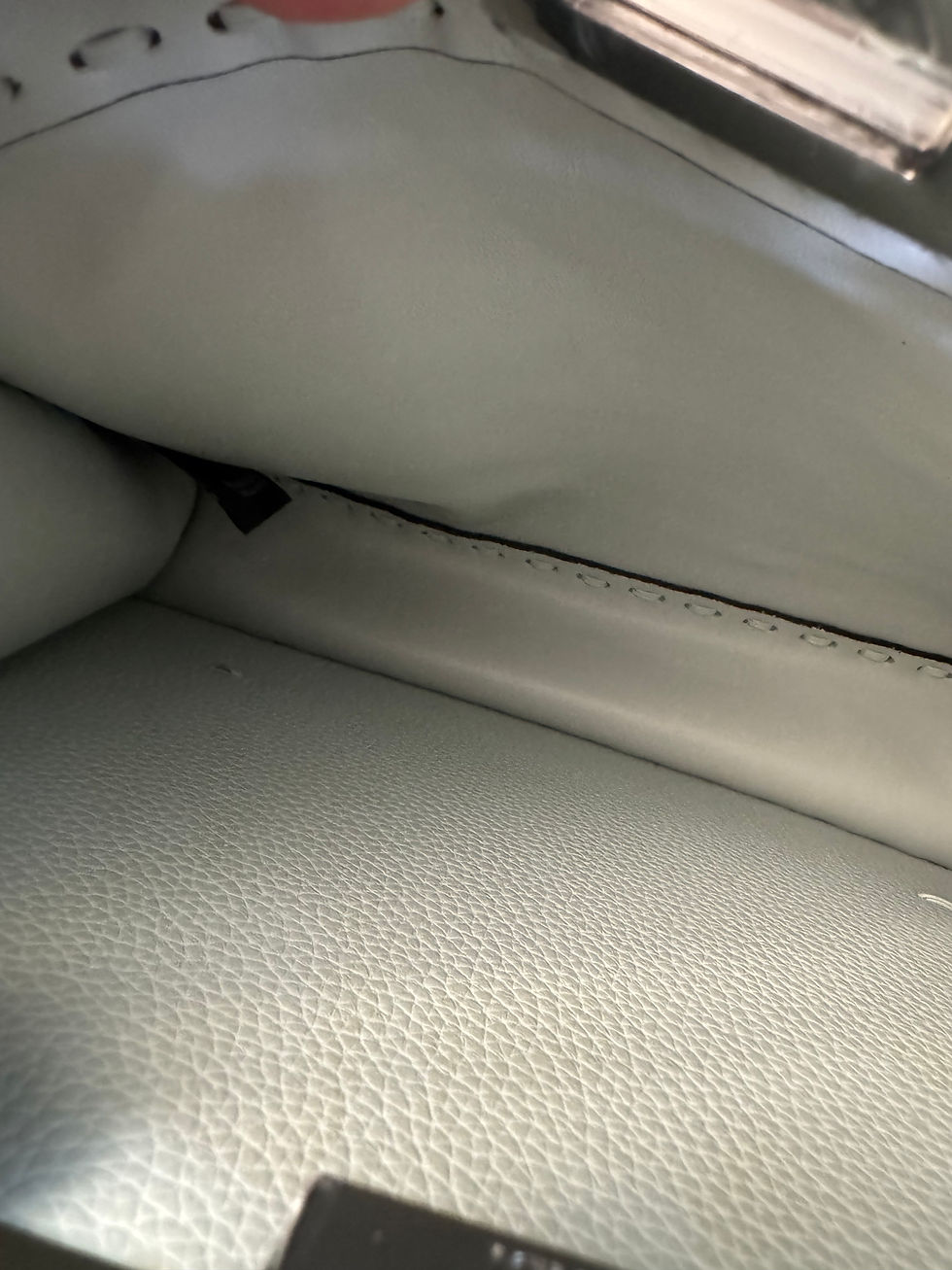 Thumbnail: Peekaboo, soft Togo leather, light gray