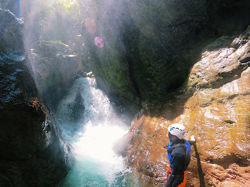nakatsu canyon canyoning niyodo blue waterfall.webp