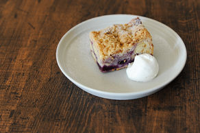 ラズベリーとオレンジのクランブルケーキ