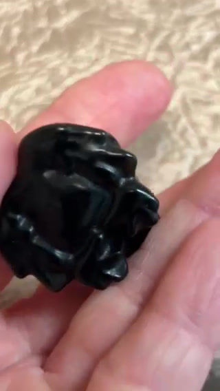 Thumbnail: Crystal Frog Carving