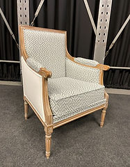 Fauteuil Beige 2 nuances_edited.jpg