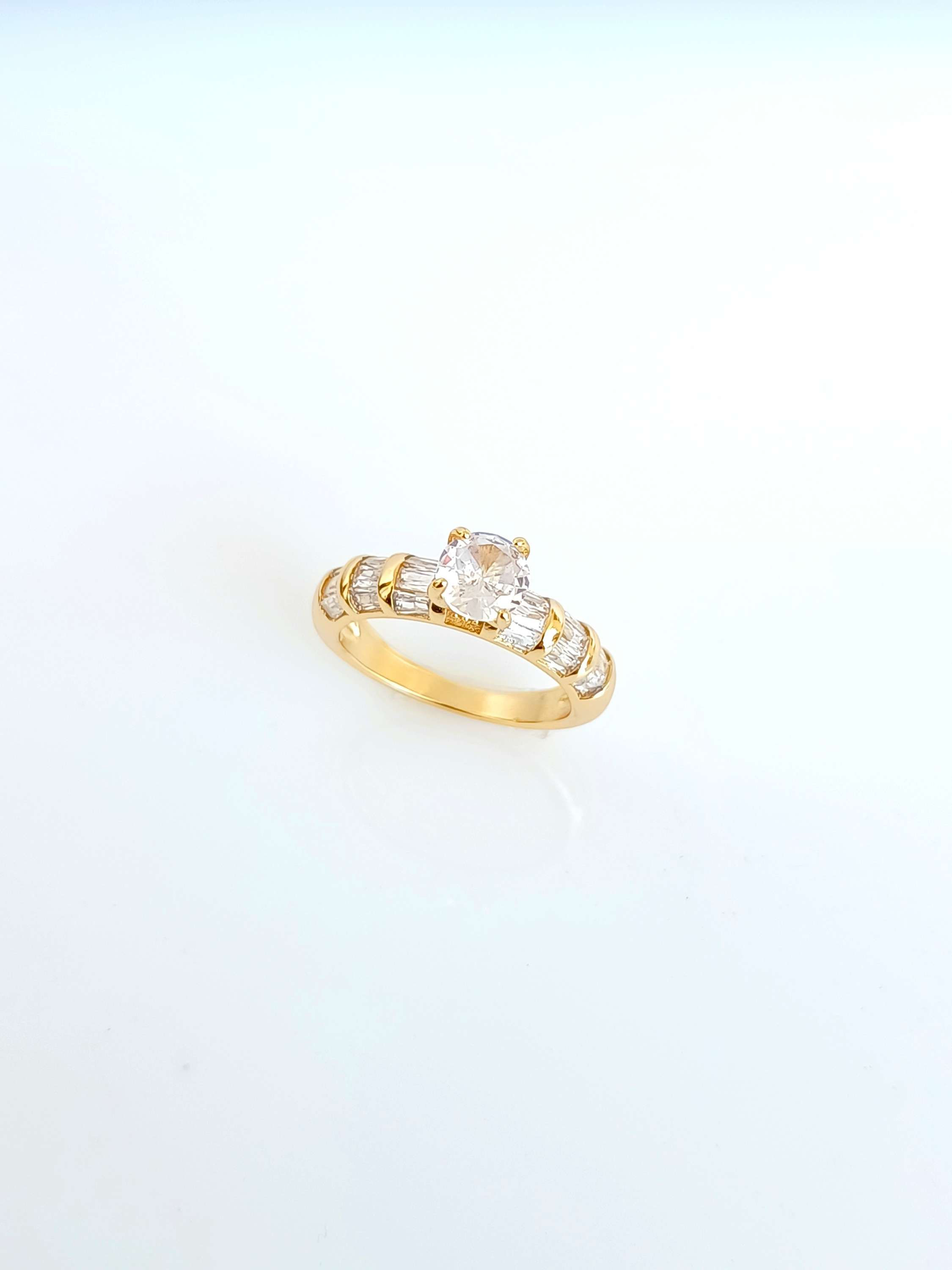 Anel Solitário Cristal 