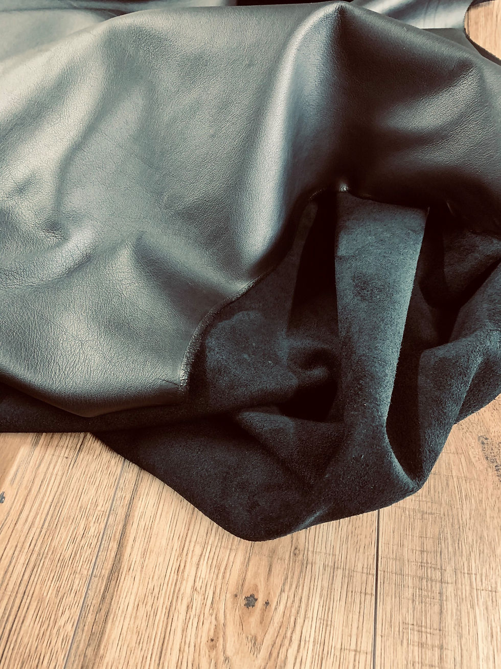 Thumbnail: LONSDALE HALF HIDE IN BLACK 1.3 - 1.5mm