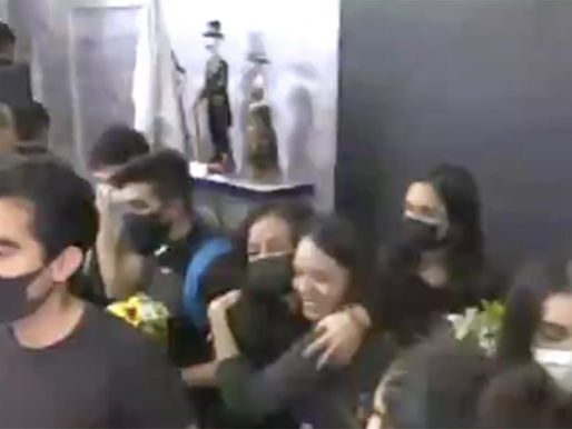 Estudiantes mexicanos llegan a México procedentes de China. 