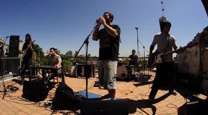 Revolber: A música de alto calibre do Paraguay