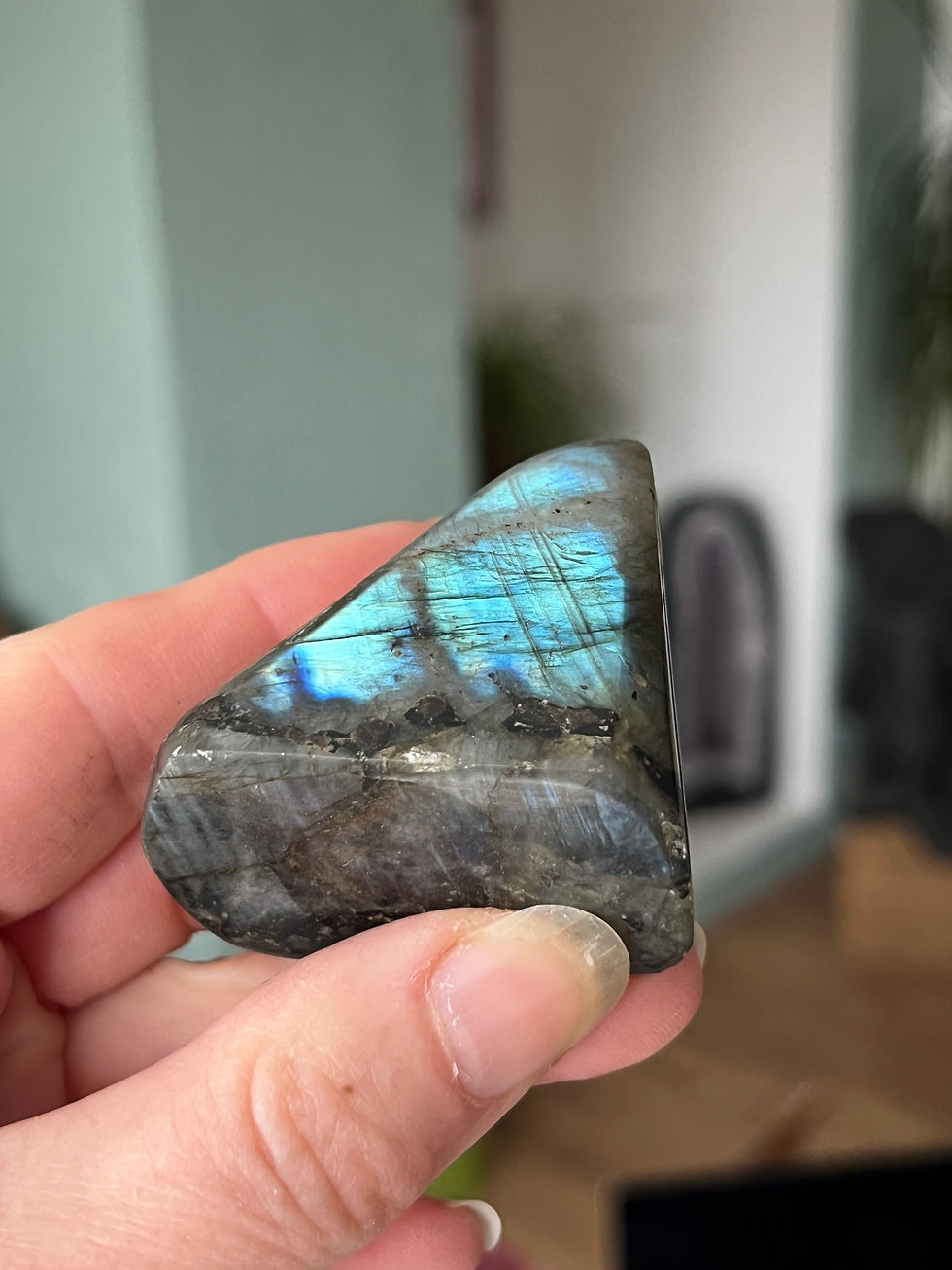 Thumbnail: Labradorite Crystal