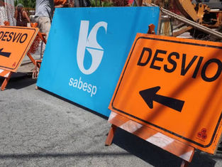 Vias de sete cidades da Baixada Santista são interditadas durante obras da Sabesp