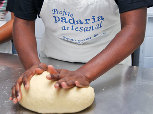 Fundo Social, em parceria com o Lar Elizabeth, inaugura Padaria Artesanal na Vila Baiana