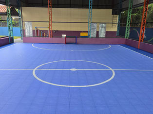 A Escola Augusto Antunes Corrêa inaugura uma nova quadra esportiva equipada com piso antiderrapante