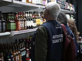 Sem registros de intoxicação por metanol, Guarujá intensifica a fiscalização em bares e adegas