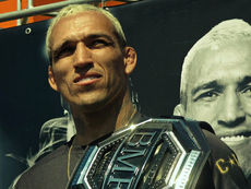 Charles do Bronxs é celebrado em Guarujá