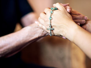 Devotos se reúnem em homenagem a Nossa Senhora do Monte Serrat em Santos
