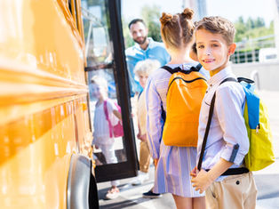 Itanhaém inaugura ônibus escolar equipado com acessibilidade e maior conforto para os alunos da rede municipal