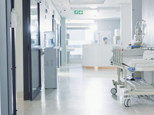 Hospital de Santos passa a oferecer trombectomia 24 horas e realiza primeiro procedimento da região