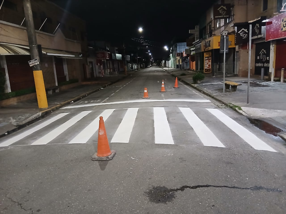 A revitalização das faixas de pedestres, de rolamento e das vagas de estacionamento da principal avenida de Vicente de Carvalho está prevista para terminar na primeira semana de maio