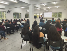 Palestras no CAMP Guarujá conscientizam sobre a violência contra a mulher