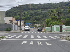 Sinalização da Rua Paulo Orlandi, no Santo Antônio, é renovada pela Prefeitura