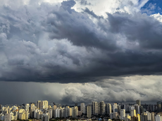 Alerta de frente fria é emitido pela Defesa Civil para o litoral de SP.