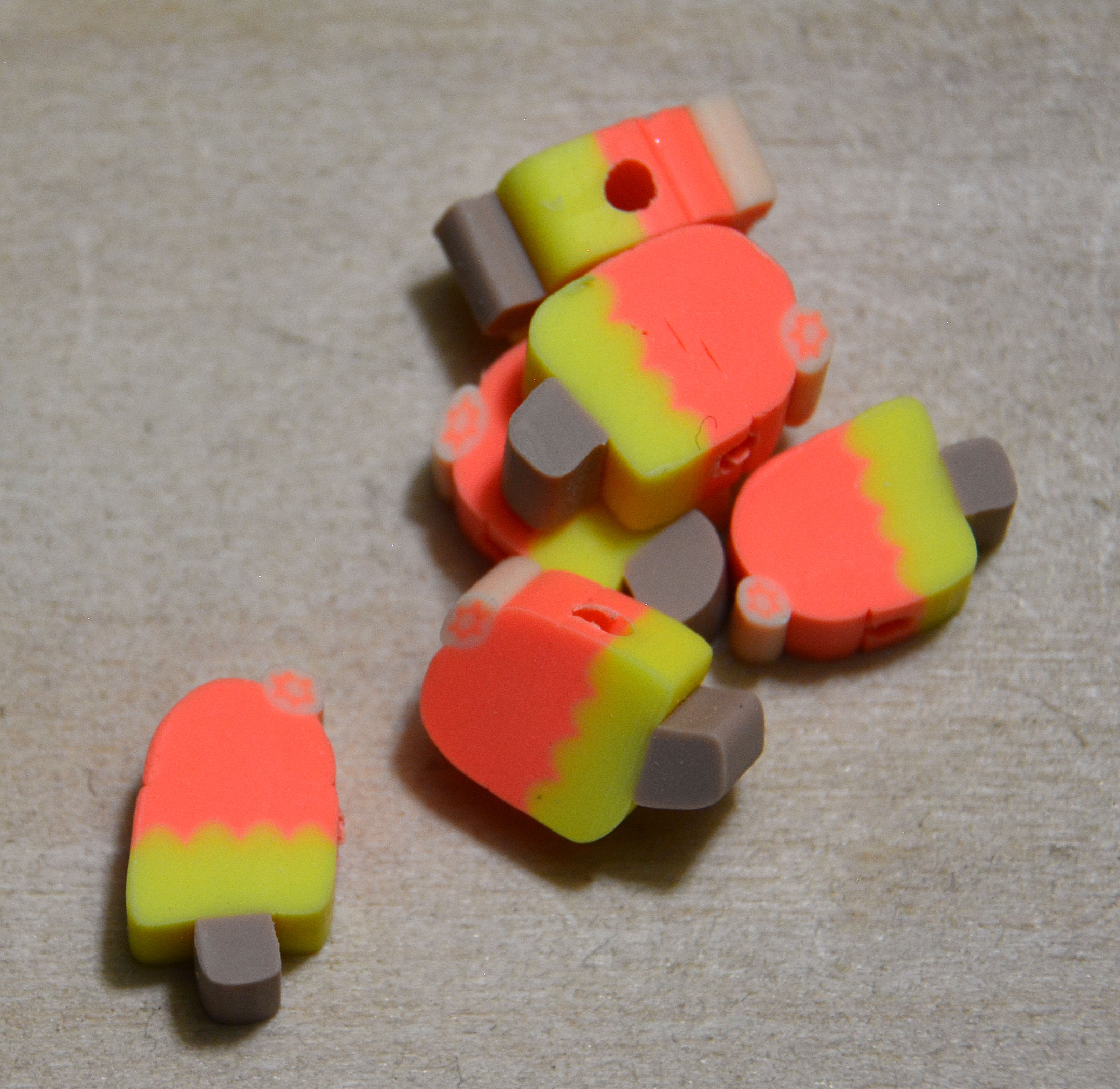 Polymer Clay Perlen Pilz Kawaii – 6 Stück Neon Koralle Gelb Grau, 2cm, DIY Schmuck