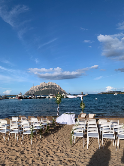 Une arche de cérémonie en Sardaigne