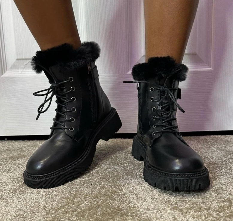 Thumbnail: Stylish Warm & Cosy Winter Shoes with Faux Fur