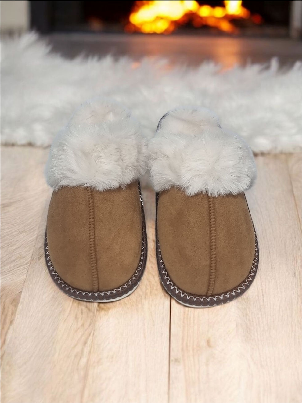 Thumbnail: Girls Super Comfy Brown Faux Fur Slippers