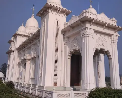 Hinduism, Christianity Travel Together at a Church in Bihar