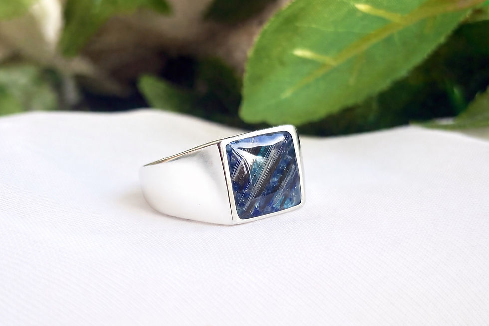 Thumbnail: Men's Keepsake Inclusion Square Signet Frontal Ring