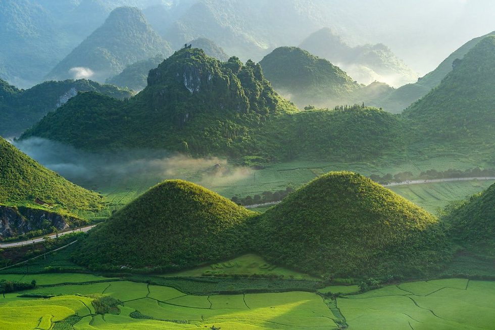 quan-ba-heaven-s-gate-twin-mountains