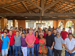 Maracanaú: José Airton tem café da manhã com apoiadores