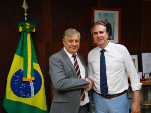 DEPUTADO JOSÉ AIRTON SE REÚNE COM O MINISTRO DA EDUCAÇÃO, CAMILO SANTANA, PARA AVANÇAR NA EDUCAÇÃO DO CEARÁ