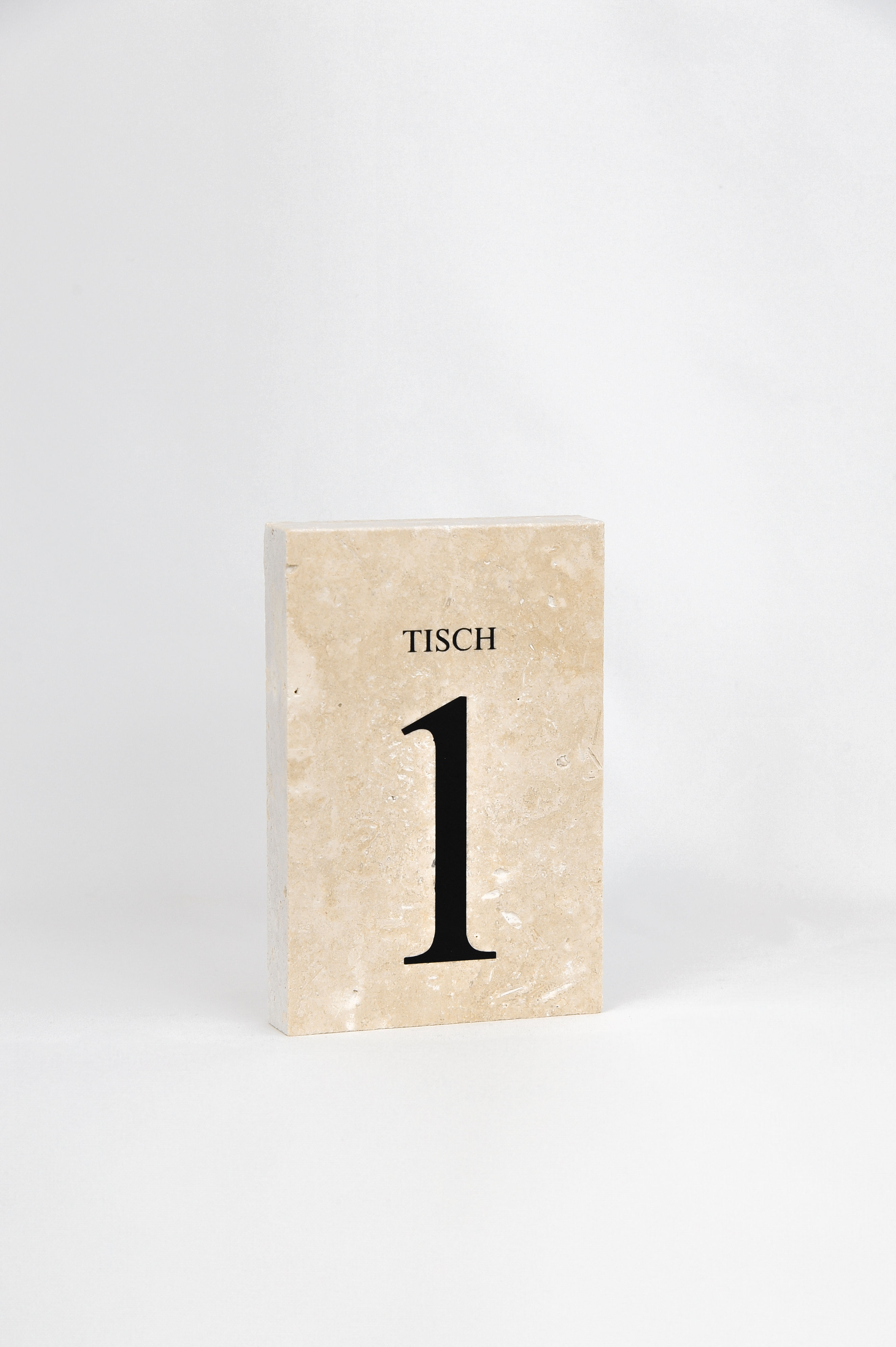 Tischnummer "Traventin"