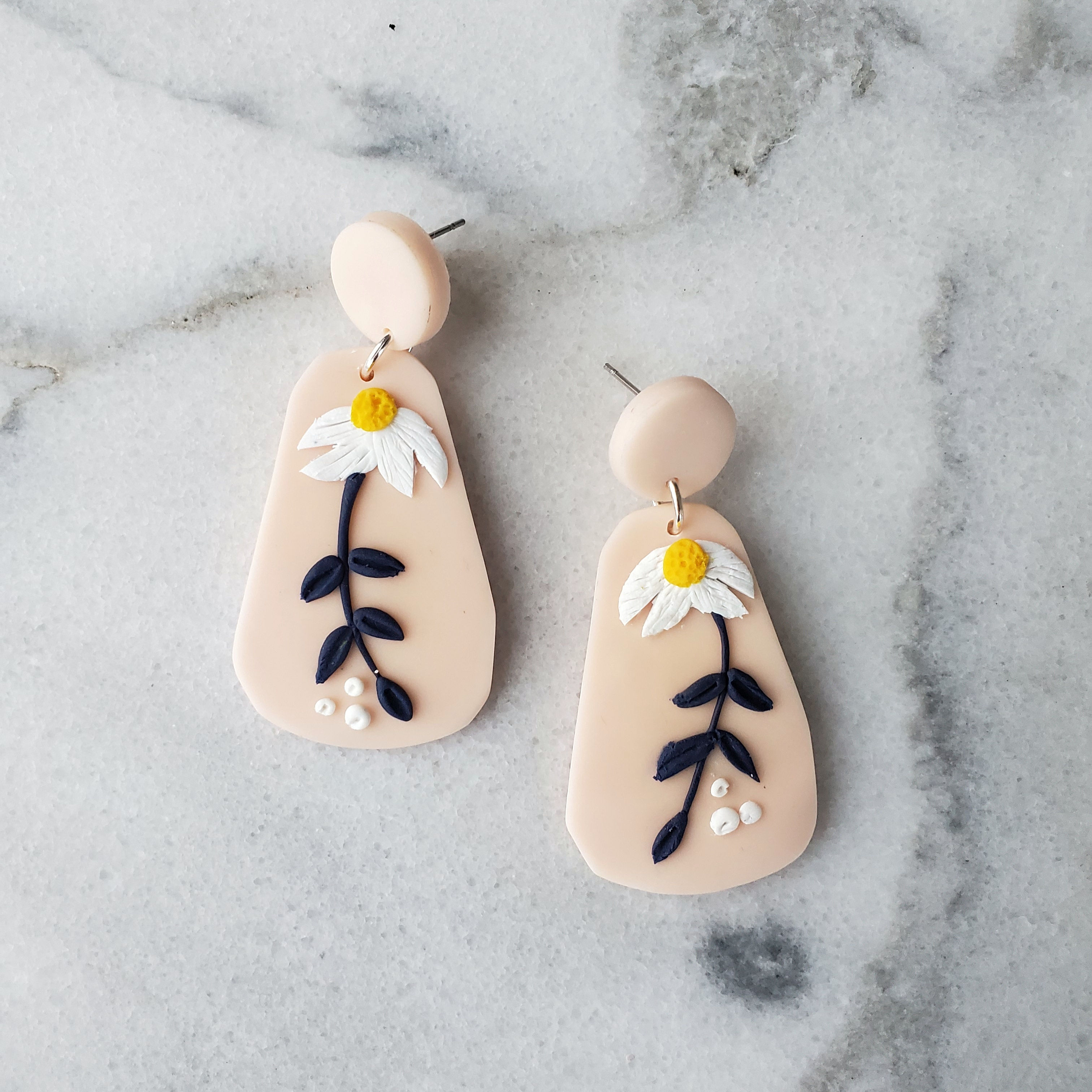 Daisy on Pink -earrings