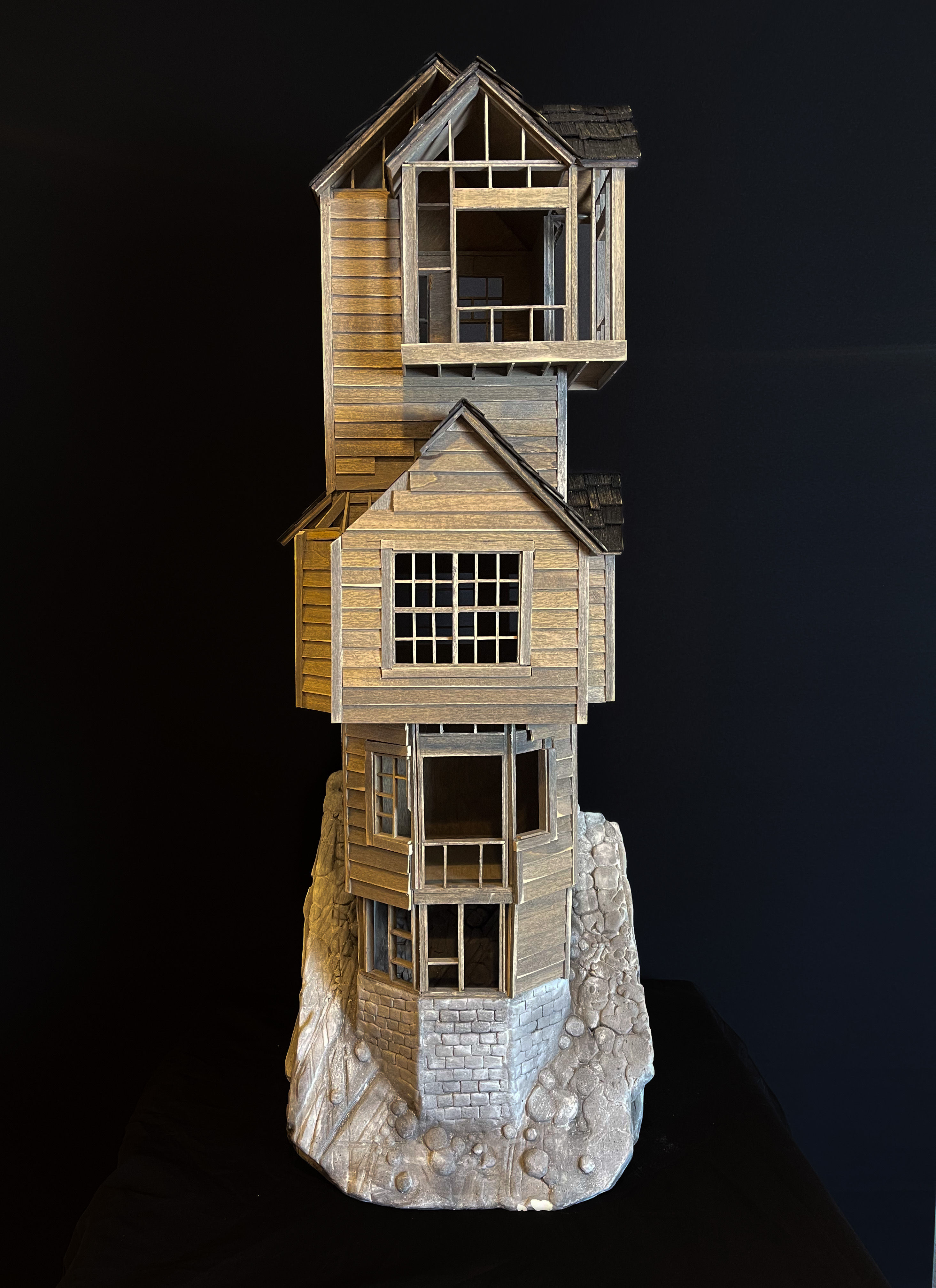 Between Creation and Collapse