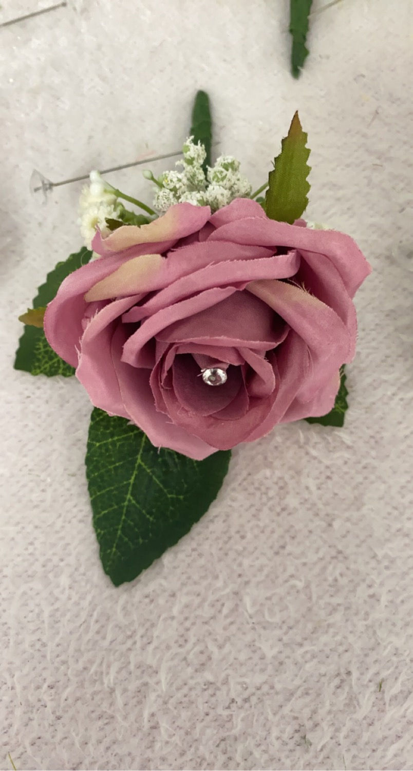 Thumbnail: Mauve Buttonhole 