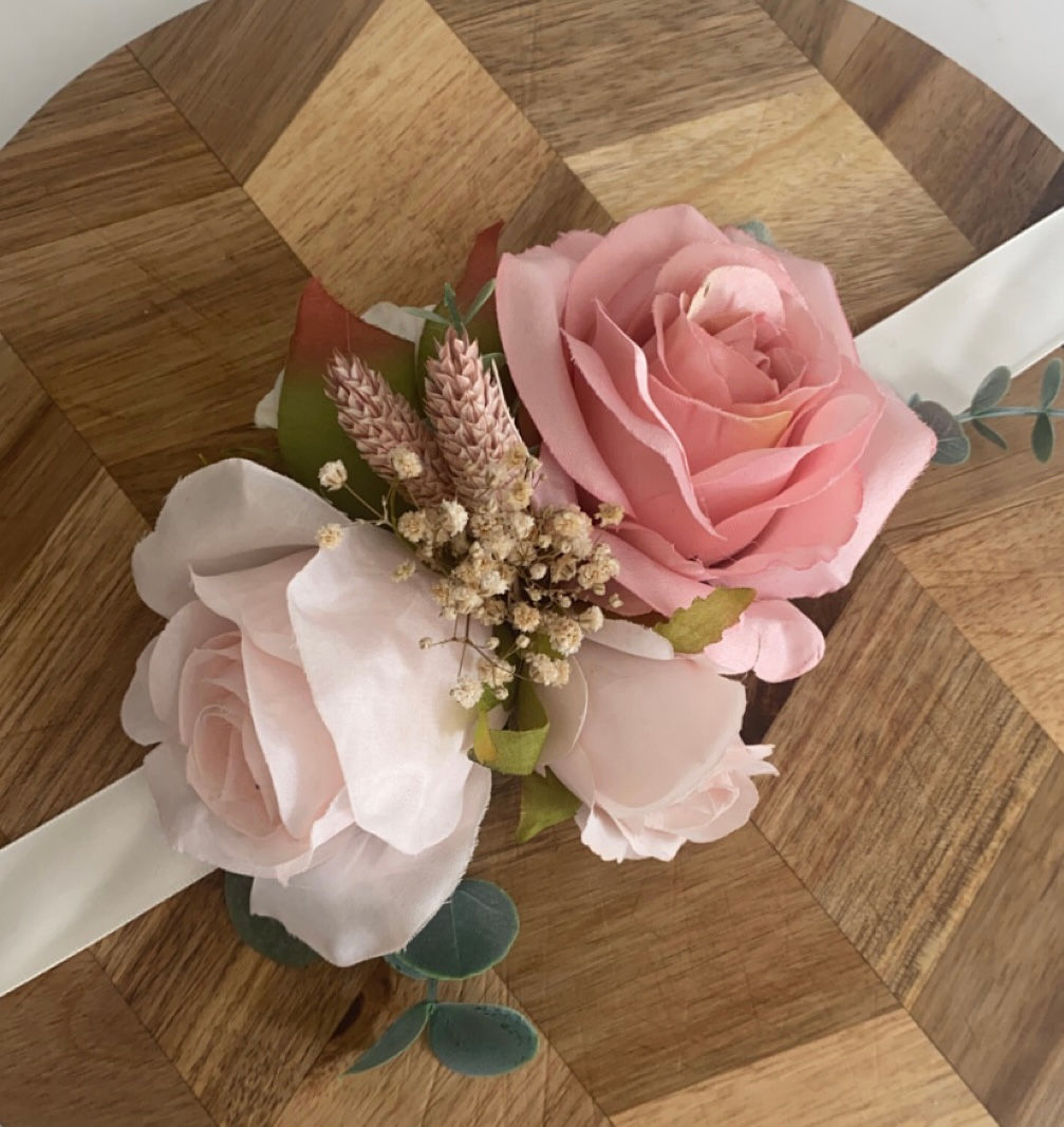 ‘Gabrielle’ - Wrist Corsage