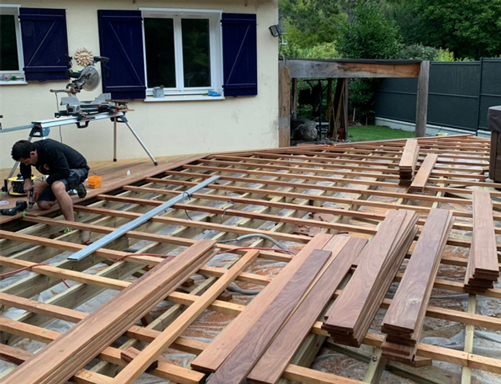 entreprise-pose-terrasse-arrondie-bois-exotique-maxime-sordet-yvelines.PNG