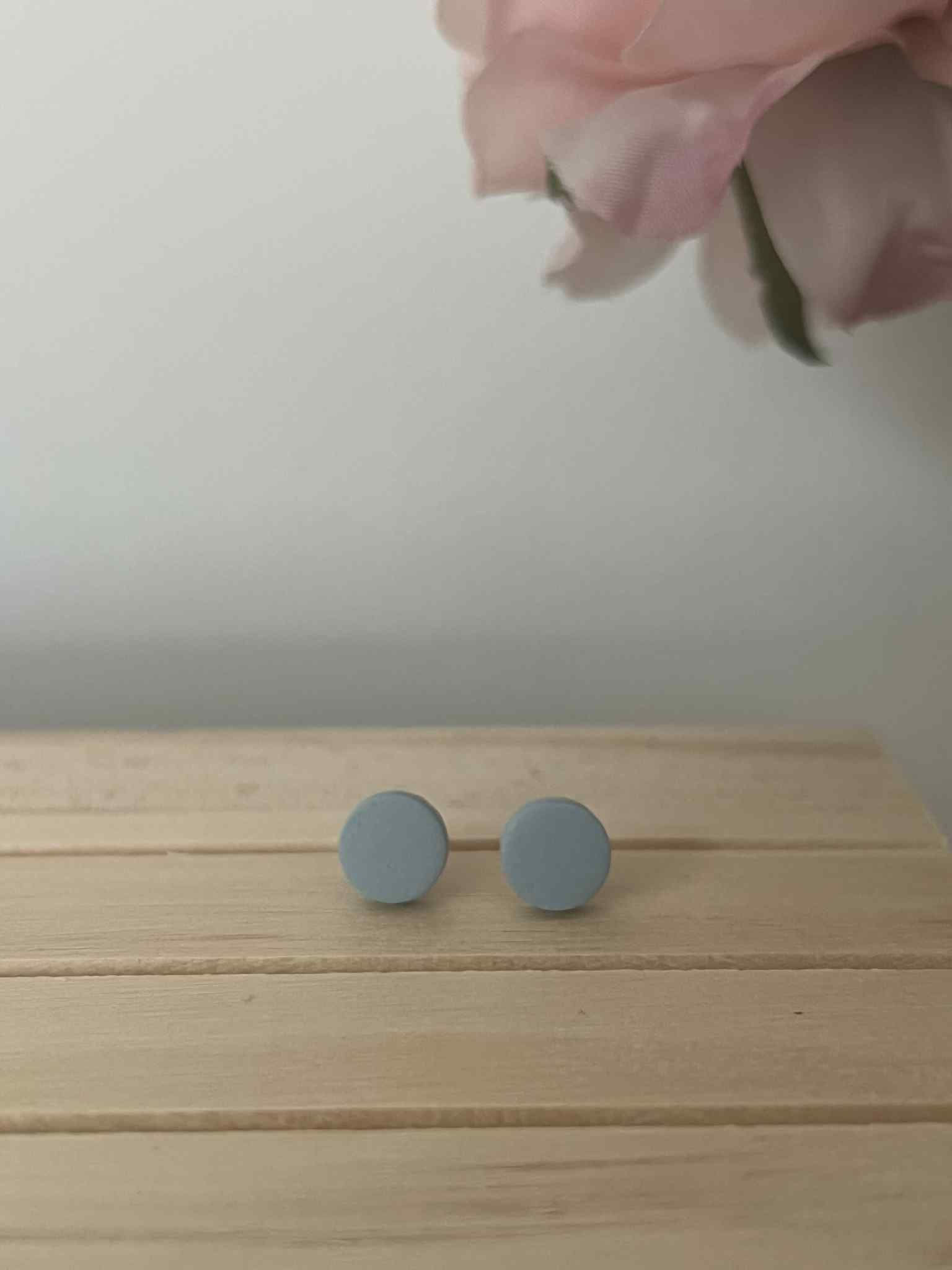 studs rond licht blauw