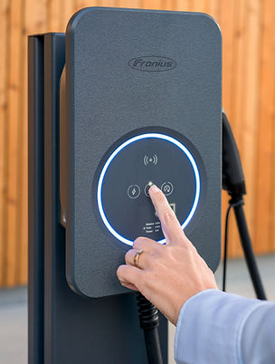 Fronius Wallbox zum Laden eines Elektroautos