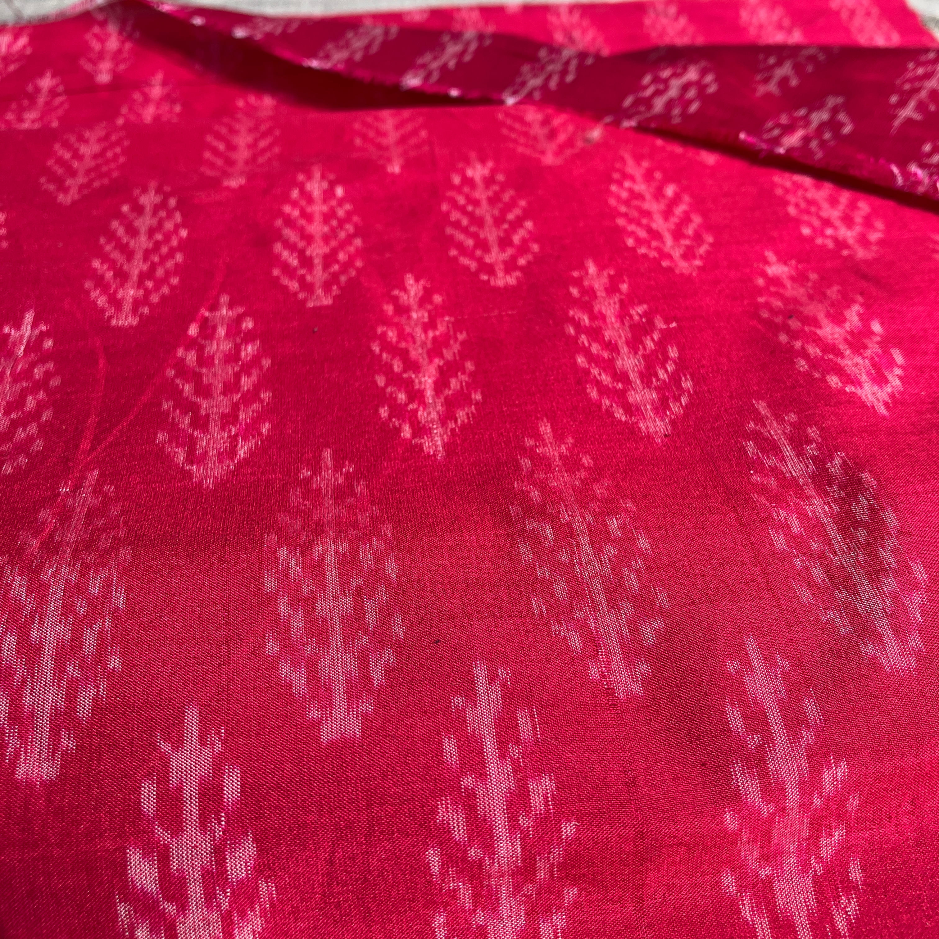 CCT25/2-1 Silk Ikat - Fuchsia