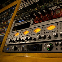control room en guatemala, mezcla y mazterización en guatemala, pacharecords, estudio de grabación, mezcla de temas, producción de canciones.