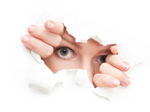 אנשי הצללים- מבט על חרדה חברתית