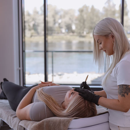 Kulmien pigmentointi: Miksi microblading on ratkaisu harvoille kulmakarvoille?