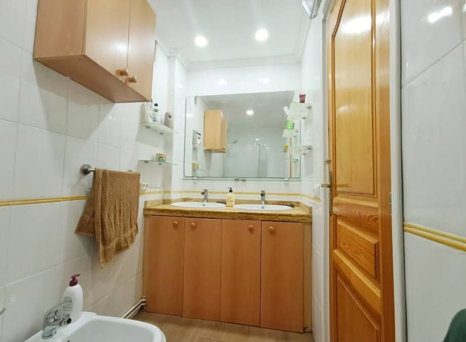 Miniatura: Venta piso en Princesa Mercedes, 4 habitaciones, terraza