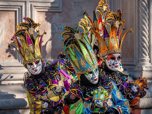venice-carnival-mask-costume-san-zaccaria-square-102.jpg
