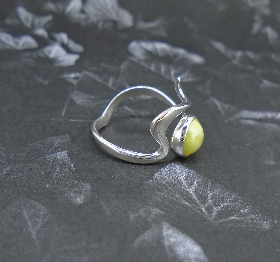 Thumbnail: Highland Marble Wave Crest Sterling Silver Ring