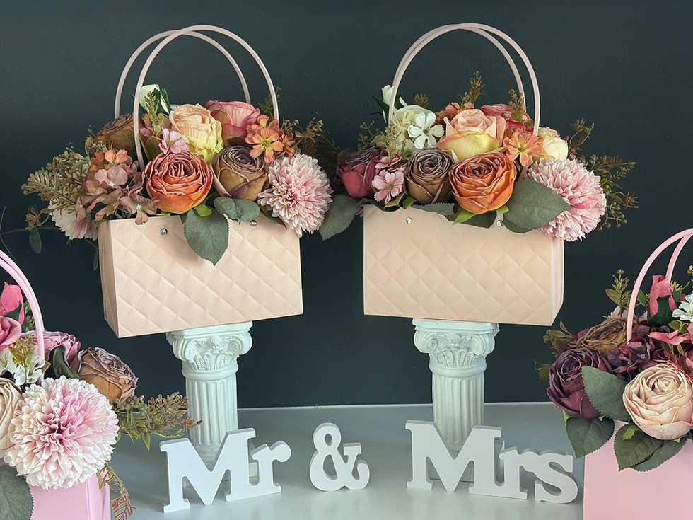 Thumbnail: Flower purse clutch box - striated nude