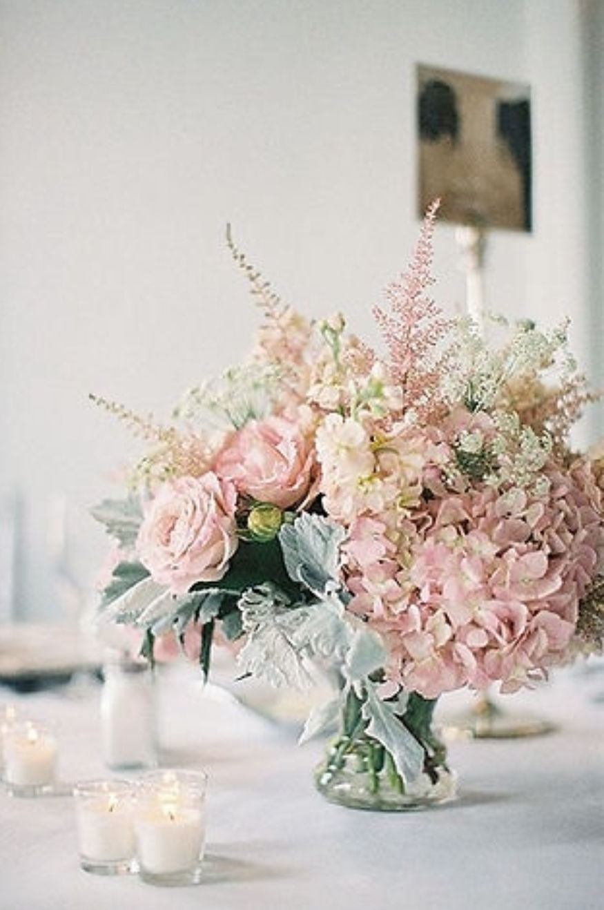 Thumbnail: Fresh flower centerpiece